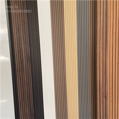 Panel de pared de listones de madera maciza