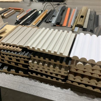 Tablero de paneles de pared de madera maciza Revestimiento de pared de madera de pino