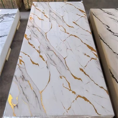 El mármol ULTRAVIOLETA artificial flexible del panel de mármol del Pvc de oro de alto brillo cubre el formaldehído-libre